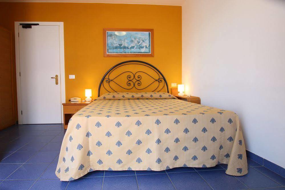 קאורלה Hotel Garni' Serena מראה חיצוני תמונה