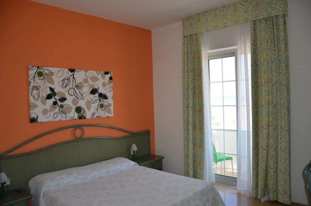 קאורלה Hotel Garni' Serena מראה חיצוני תמונה